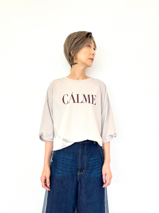 "CALME" ロゴ5部袖Tシャツ