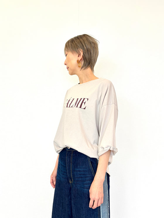 "CALME" ロゴ5部袖Tシャツ